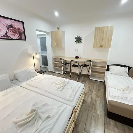 Attila Apartment *